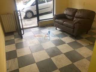 Immobile commerciale in Affitto a Montignoso, 350€, 20 m²