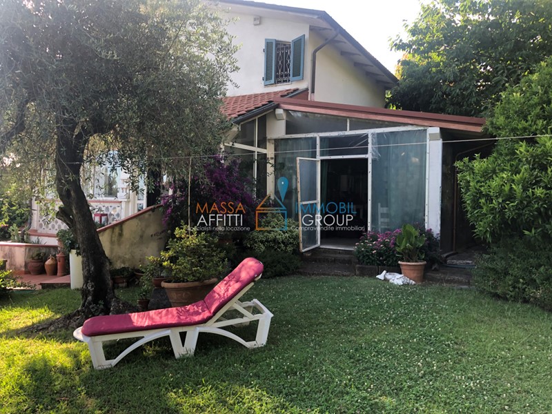 Casa Indipendente in Vendita a Massa, 350'000€, 170 m²