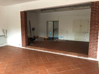Immobile commerciale in Vendita a Massa, zona Marina Di Massa, 250'000&euro;, 120 m²