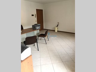 Ufficio in Vendita a Montignoso, 50'000€, 45 m²