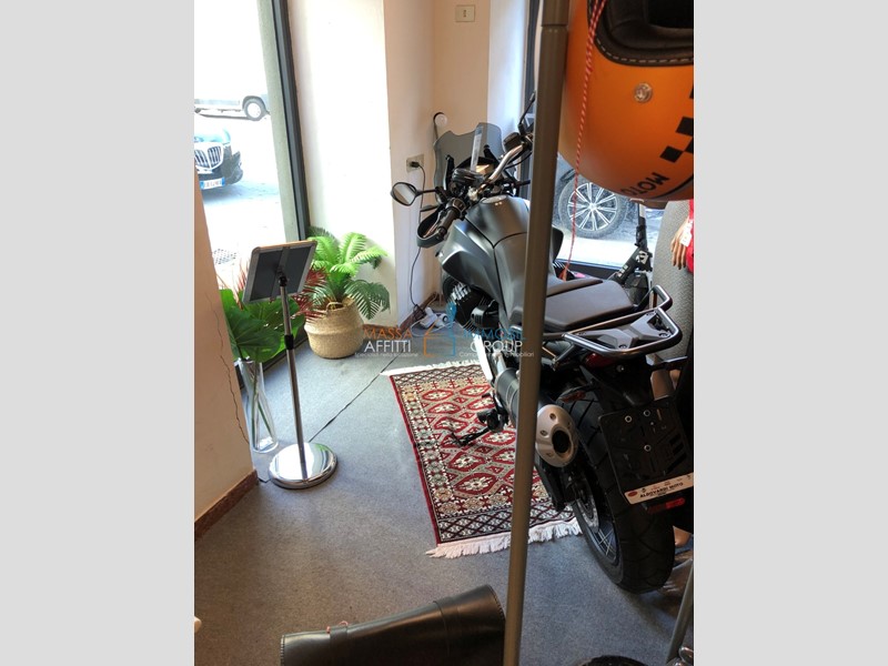 Immobile commerciale in Vendita a Massa, 120'000&euro;, 130 m²