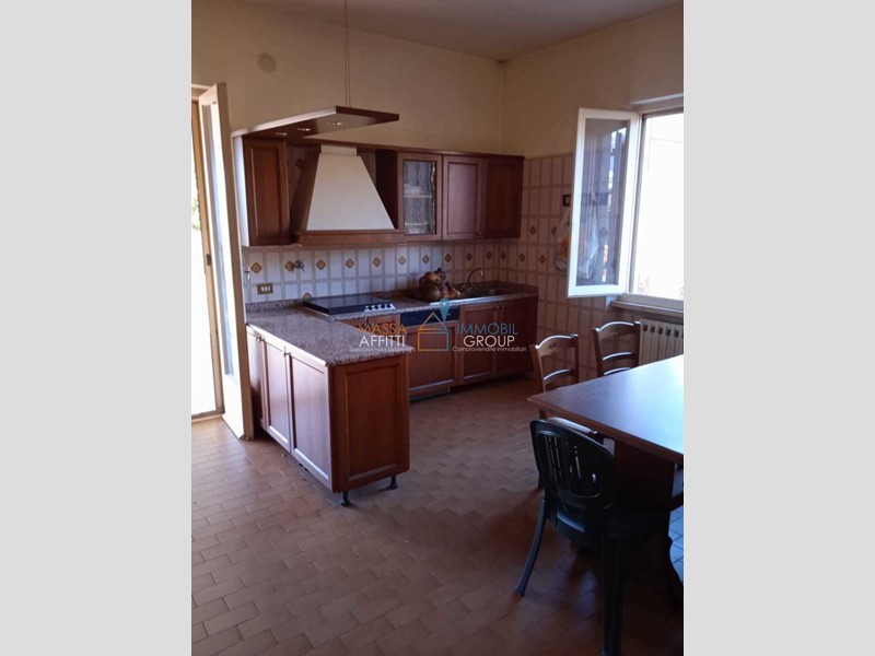 Casa Indipendente in Vendita a Massa, zona Centro cittÃ, 440'000€, 230 m², con Box