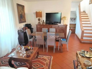 Casa Semi Indipendente in Vendita a Montignoso, 349'000€, 145 m²