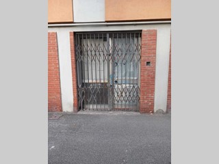 Capannone in Vendita a Carrara, 260'000€, 602 m²