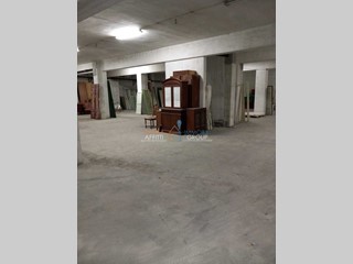 Capannone in Vendita a Carrara, 105'000€, 344 m²