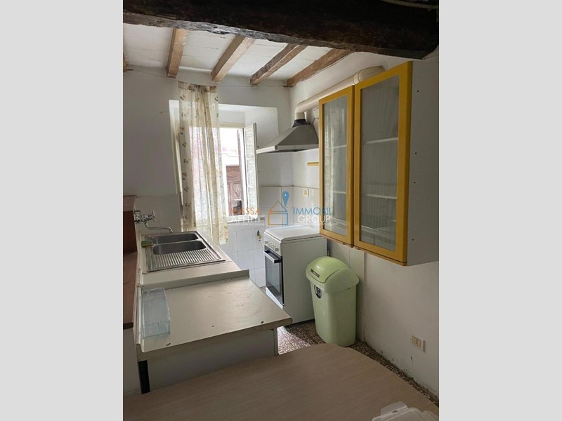 Casa Semi Indipendente in Vendita a Massa, zona Forno, 55'000€, 75 m², arredato