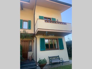 Casa Semi Indipendente in Vendita a Forte dei Marmi, 730'000€, 165 m²