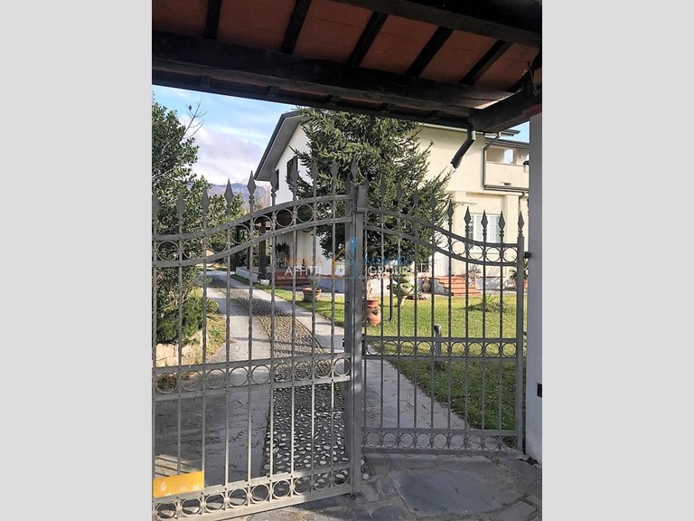 Quadrilocale in Vendita a Massa, 210'000€, 75 m²