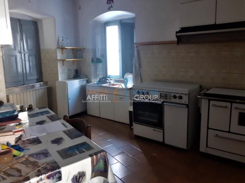 Casa Indipendente in Vendita a Massa, 240'000€, 220 m²