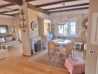 Appartamento in Vendita a Carrara, 178'000€, 94 m²