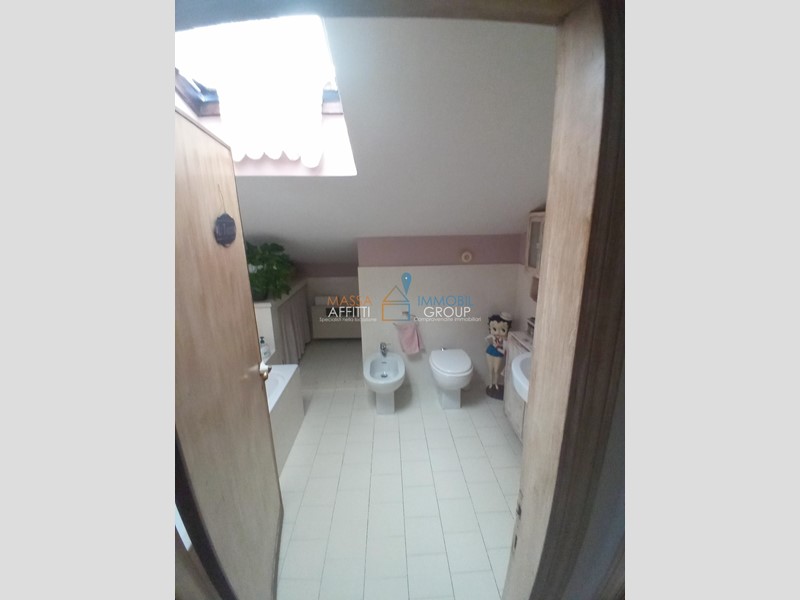 Casa Indipendente in Vendita a Massa, zona Marina Di Massa, 590'000€, 300 m²