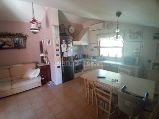 Casa Indipendente in Vendita a Massa, zona Marina Di Massa, 590'000€, 300 m²
