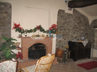Casa Semi Indipendente in Vendita a Fivizzano, zona Gassano, 90'000€, 140 m²