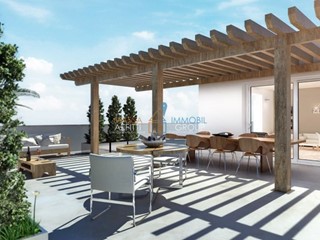 Appartamento in Vendita a Massa, 350 m², con Box