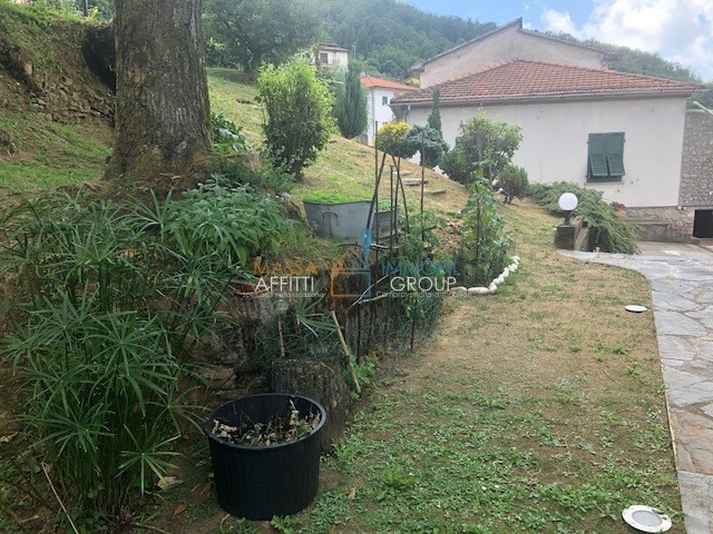 Casa Indipendente in Vendita a Massa, zona Altagnana, 299'000€, 100 m², con Box