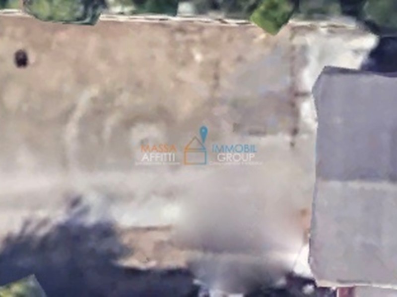 Capannone in Vendita a Massa, 530'000€, 300 m²