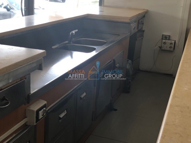 Immobile commerciale in Affitto a Massa, 800€, 70 m²
