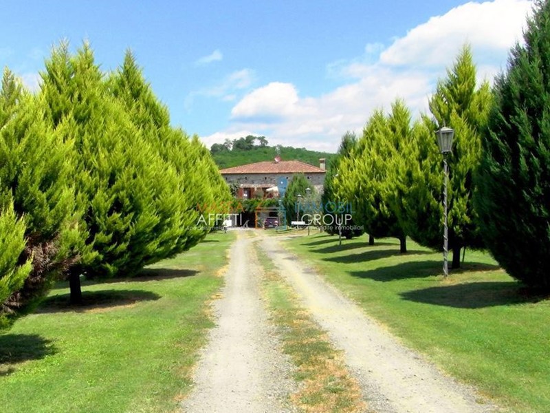 Casa Indipendente in Vendita a Villafranca in Lunigiana, 410 m²