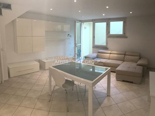 Casa Semi Indipendente in Vendita a Carrara, zona Marina Di Carrara, 269'000€, 90 m², arredato