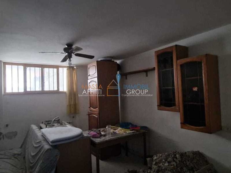 Trilocale in Vendita a Carrara, zona Marina Di Carrara, 75'000€, 60 m²