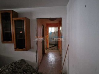 Trilocale in Vendita a Carrara, zona Marina Di Carrara, 75'000€, 60 m²