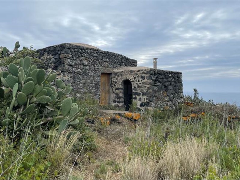 Casale in Vendita a Pantelleria, 180'000€, 35 m²