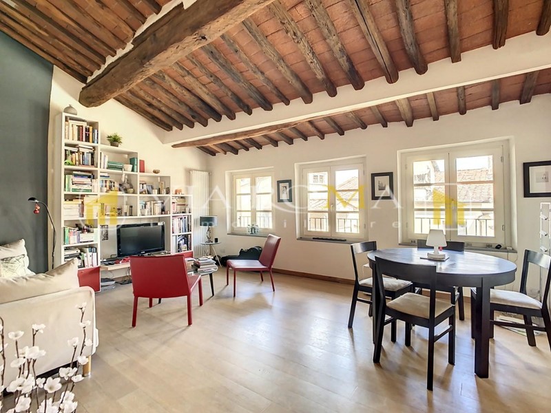 Trilocale in Vendita a Lucca, 300'000&euro;, 80 m², arredato