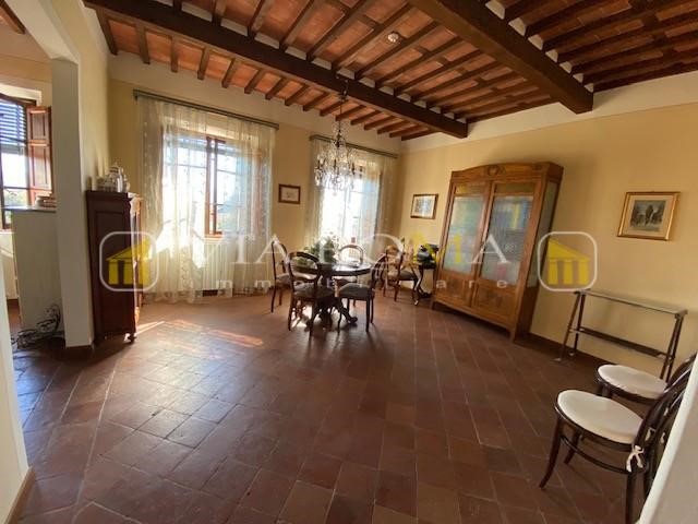 Villa in Vendita a Capannori, zona Marlia, 730'000€, 300 m², arredato