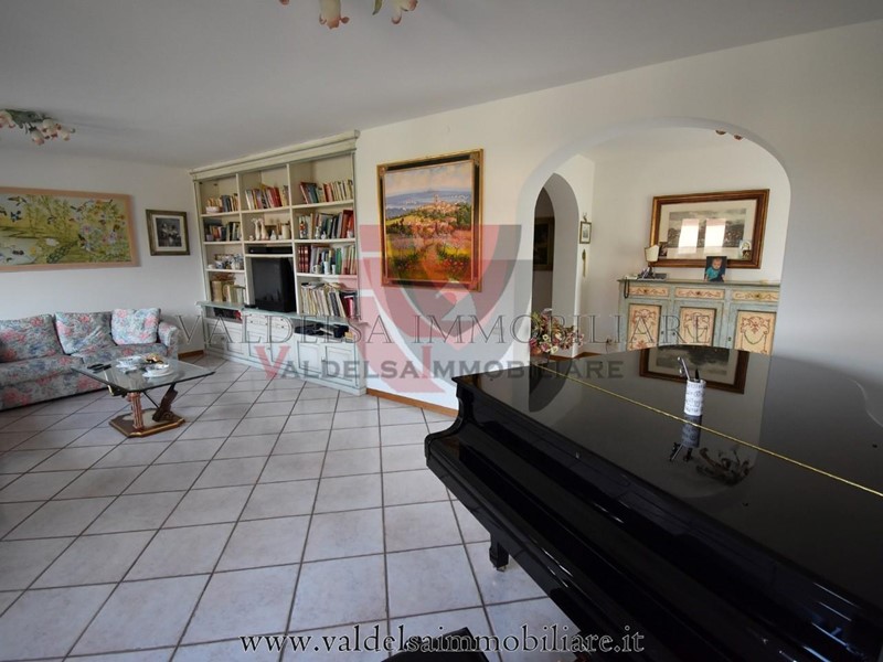 Villa in Vendita a Colle di Val D'Elsa, zona Borgatello, 650'000&euro;, 320 m², arredato, con Box