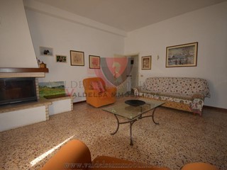 Quadrilocale in Vendita a San Gimignano, zona Castel San Gimignano, 170'000€, 108 m², arredato, con Box