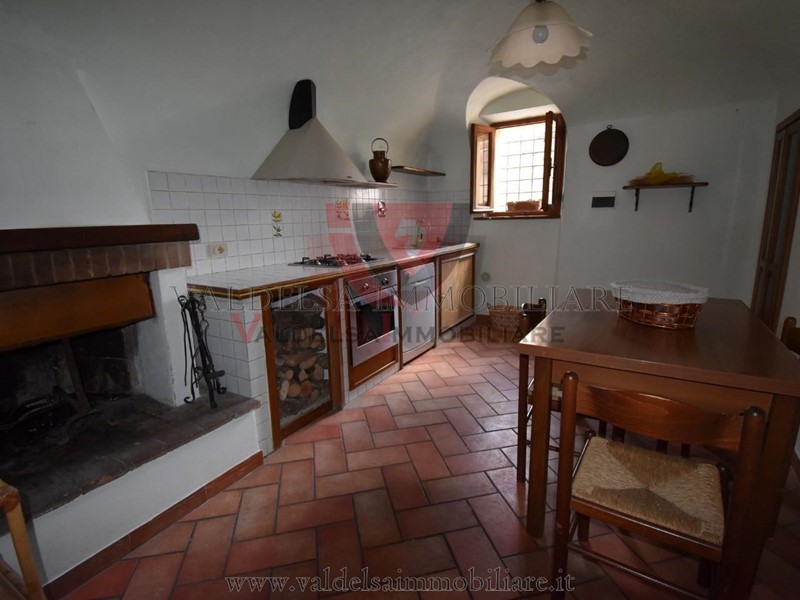 Trilocale in Vendita a San Gimignano, zona Castel San Gimignano, 90'000€, 70 m², arredato, con Box