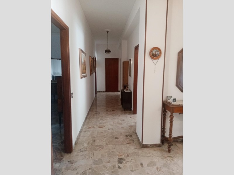 Appartamento in Vendita a Aulla, 160'000€, 130 m², arredato, con Box