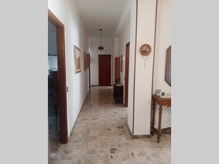 Appartamento in Vendita a Aulla, 160'000€, 130 m², arredato, con Box