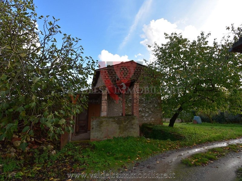 Casale in Vendita a Colle di Val D'Elsa, 700'000&euro;, 300 m², arredato, con Box