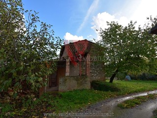 Casale in Vendita a Colle di Val D'Elsa, 700'000&euro;, 300 m², arredato, con Box