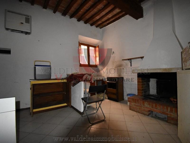 Trilocale in Vendita a Colle di Val D'Elsa, 55'000&euro;, 55 m², arredato