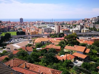 Quadrilocale in Vendita a Imperia, 70'000€, 85 m²