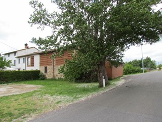 Casa Indipendente in Vendita a Capannori, zona Parezzana, 150'000€, 200 m²