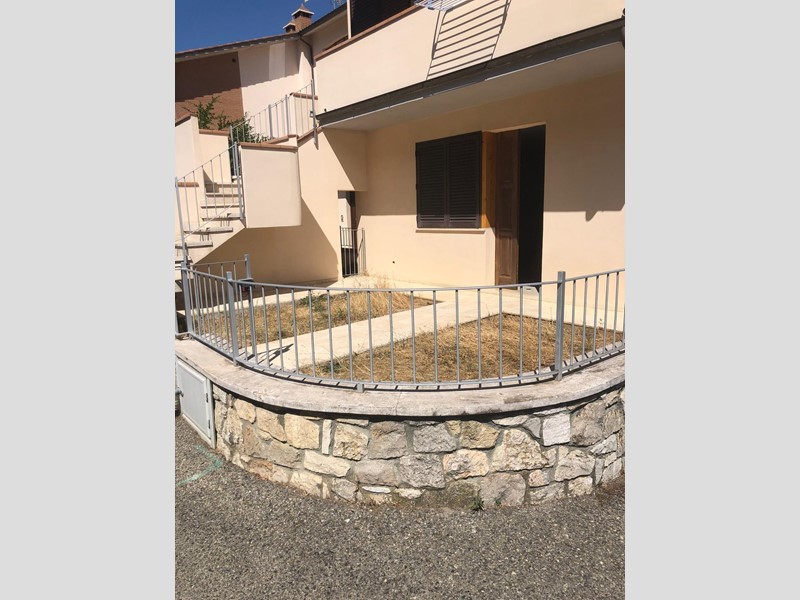 Quadrilocale in Vendita a Rapolano Terme, zona Serre di Rapolano, 125'000€, 75 m², con Box