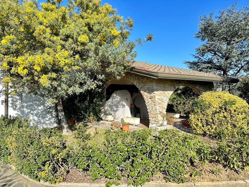 Villa in Vendita a Santa Maria a Monte, 380'000€, 280 m², con Box