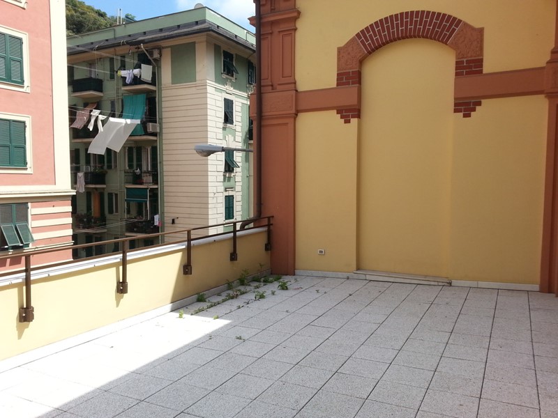 Appartamento in Vendita a Genova, zona San Teodoro, 295'000€, 170 m²