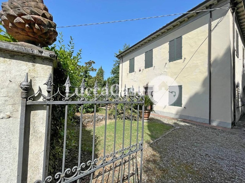 Casale in Vendita a Lucca, zona Ponte a Moriano, 1'000'000€, 500 m²