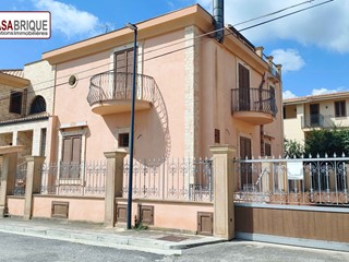 Villa in Vendita a Casteldaccia, 490'000€, 430 m²