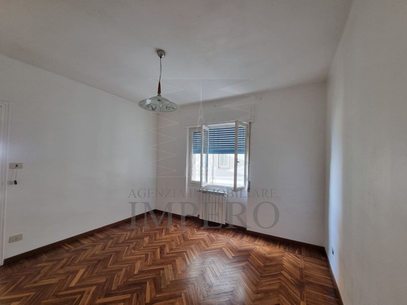 Trilocale in Vendita a Ventimiglia, zona Grimaldi, 245'000€, 70 m²