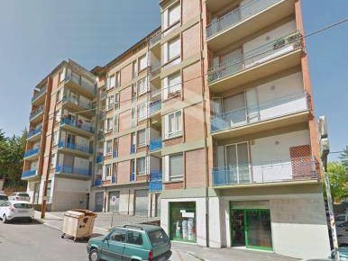 Immobile commerciale in Vendita a Campobasso, zona Semicentro, 80'000€, 115 m²