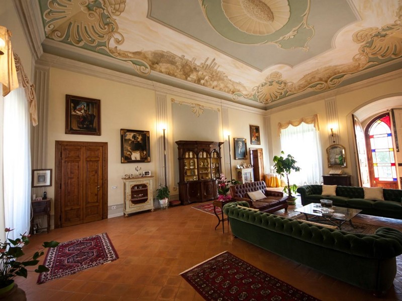 Appartamento in Vendita a Poggibonsi, 900'000€, 314 m², con Box