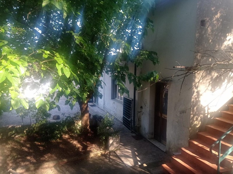 Appartamento in Vendita a Vicopisano, zona San Giovanni Alla Vena, 230'000€, 200 m²