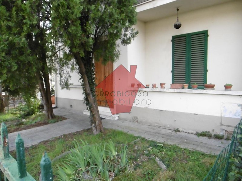 Appartamento in Vendita a Empoli, 210'000€, 90 m², con Box