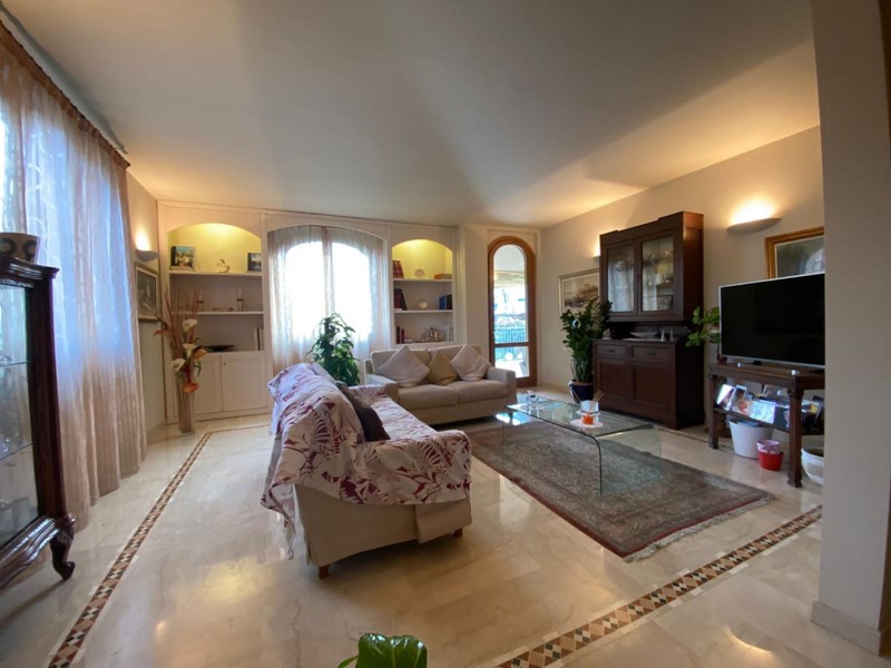 Villa in Vendita a Grosseto, 700'000€, 300 m², arredato