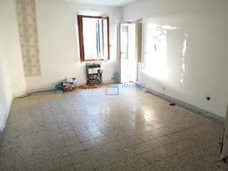 Casa Semi Indipendente in Vendita a Massa, 120'000€, 145 m²